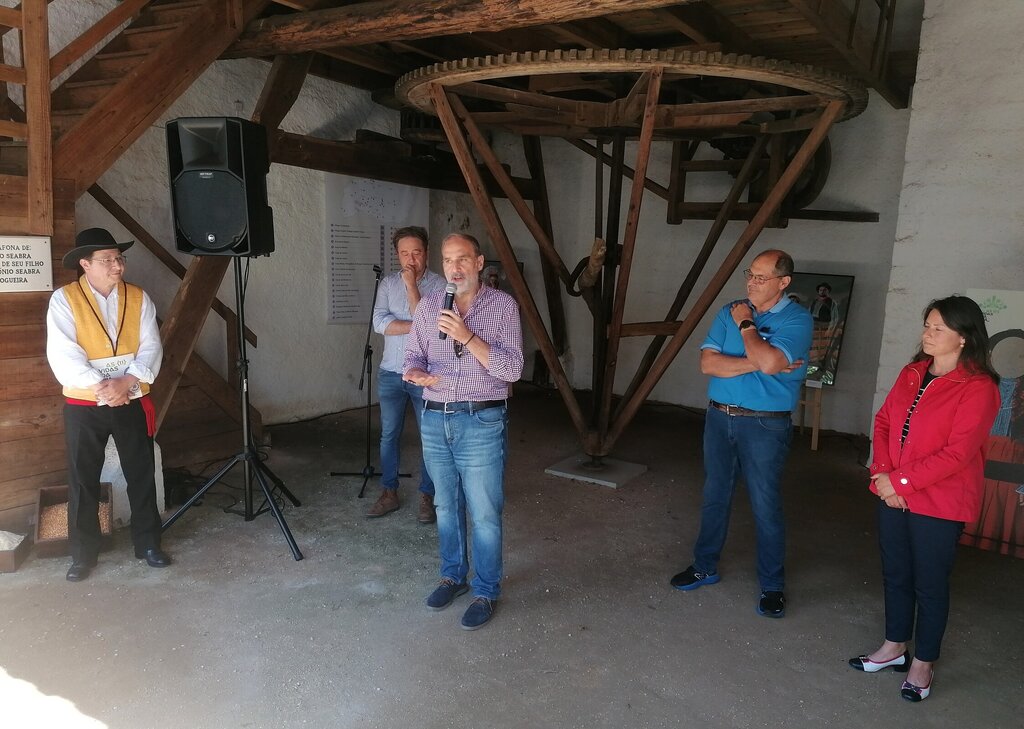 Exposição sobre "Traje Bairradino" na Pedralva