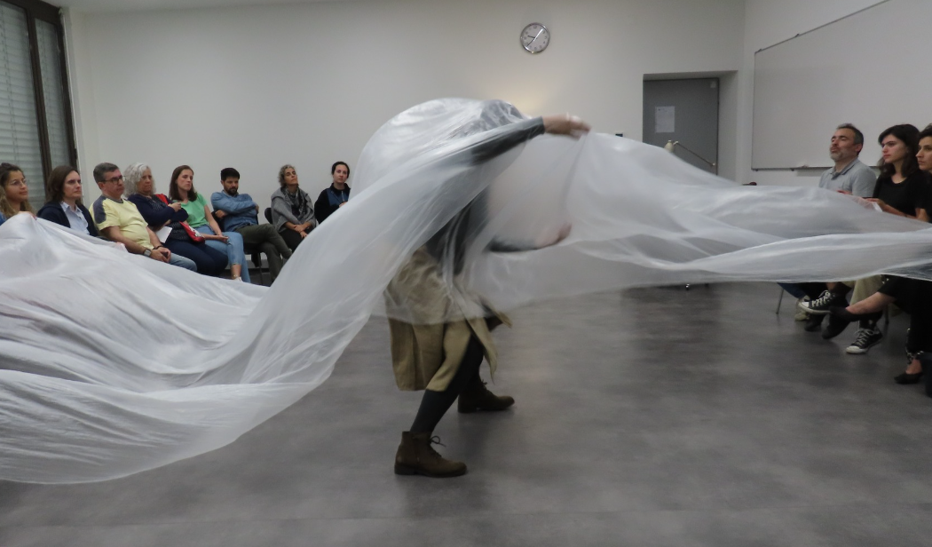 Laboratório do Envelhecimento recebe peça de teatro sobre a perda