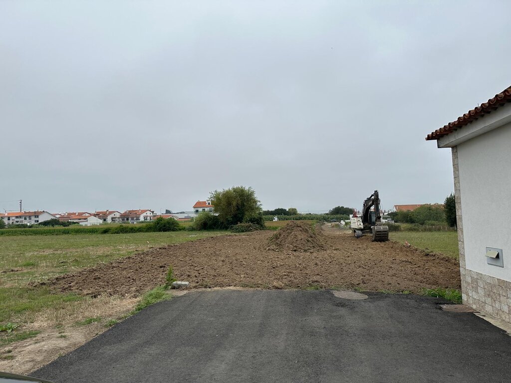 Município de Ílhavo aumenta segurança rodoviária na envolvente à Escola Básica do Corgo Comum, na...