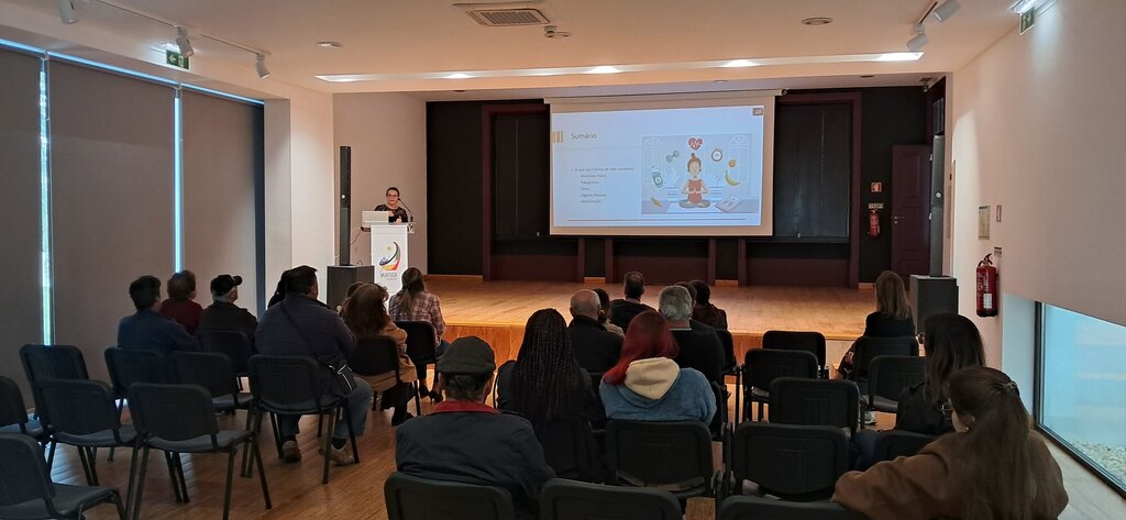 OFICINA DE ARTES RECEBEU SESSÃO SOBRE ALIMENTAÇÃO SAUDÁVEL