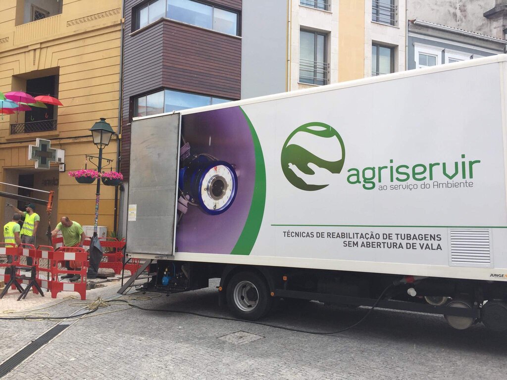 Câmara de Águeda repara a conduta junto à Ponte na zona baixa da cidade