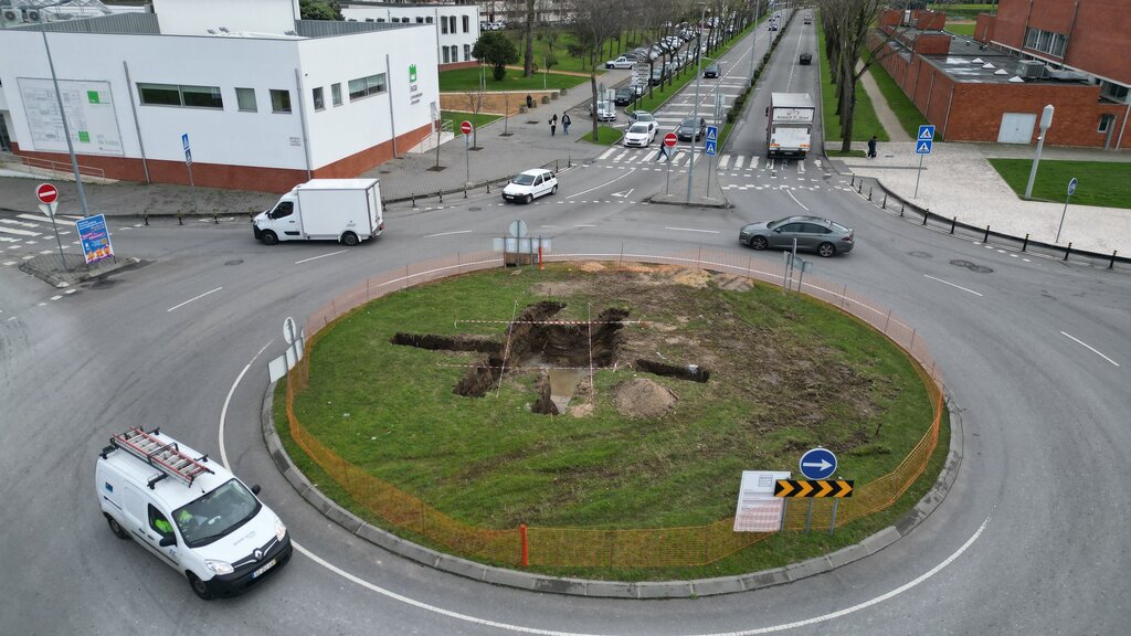 Início da obra de construção do Monumento alusivo à Universidade de Aveiro