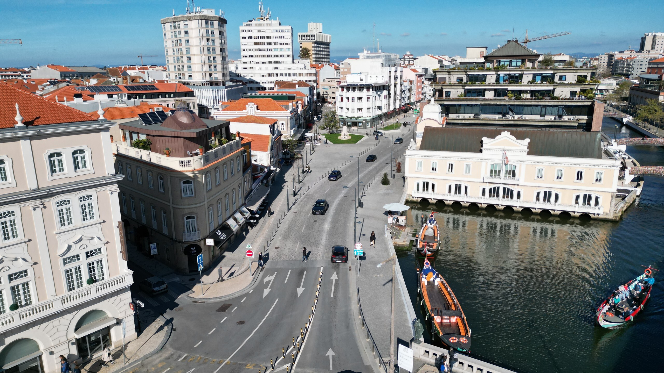 Trabalhos complementares na Avenida Dr. Lourenço Peixinho