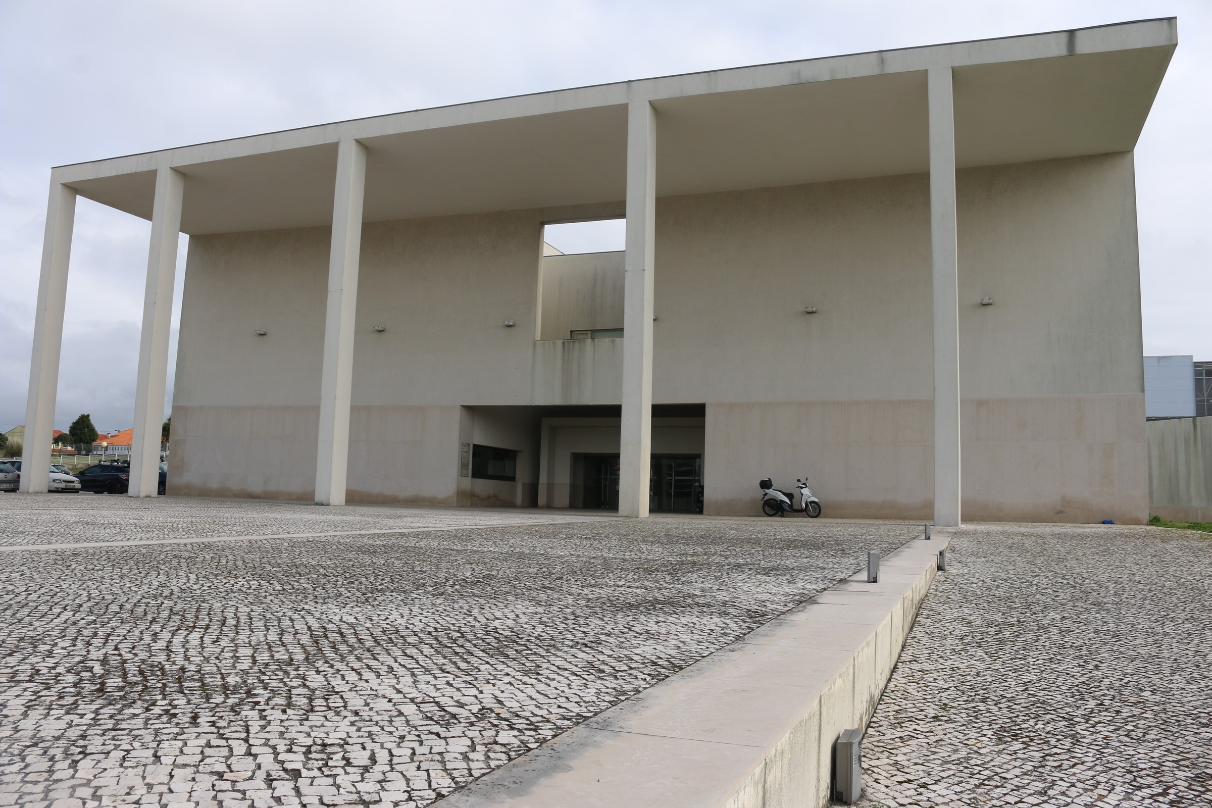 Investimento de 1,1 milhões de euros na reabilitação do Edifício do Parque de Feiras e Exposições...