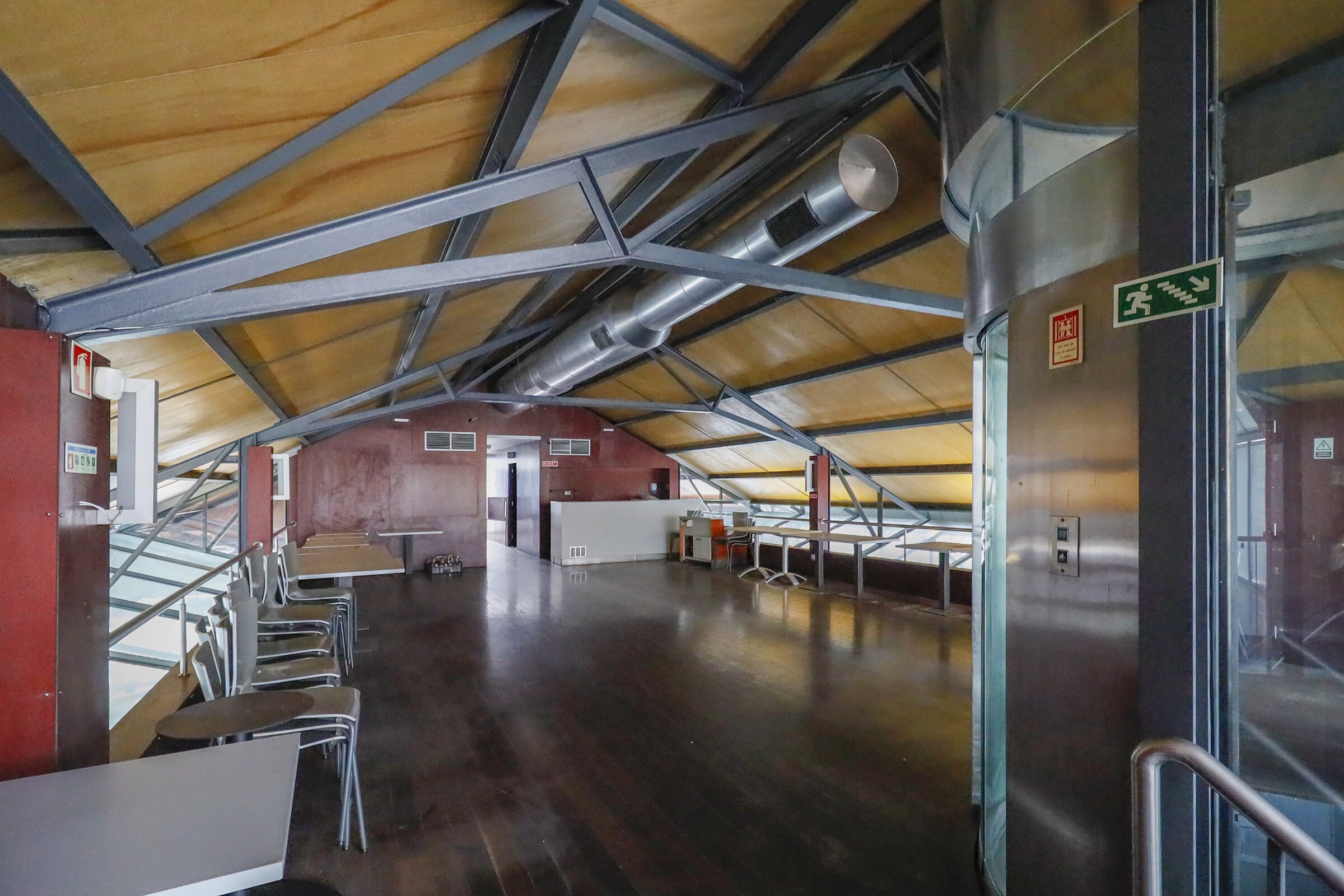 Aberto concurso para concessão do Restaurante do Mercado José Estêvão