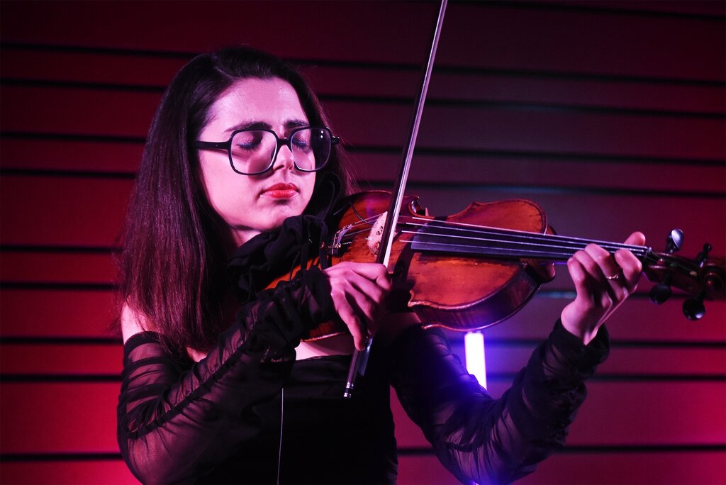 JOANA CARVALHAS, "THE.TINY.MUSICIAN" ENCANTA A COMUR - MUSEU MUNICIPAL DA MURTOSA 