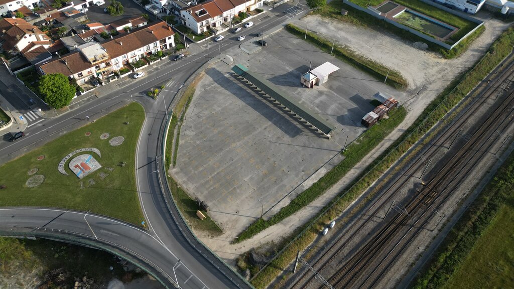 Concurso público para edifício de apoio às Piscinas e Recinto de Feiras de Cacia