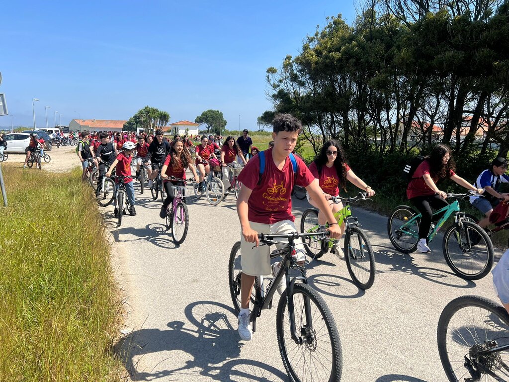 MAIS DE 700 JOVENS CICLOTURISTAS PEDALARAM PELO CONCELHO