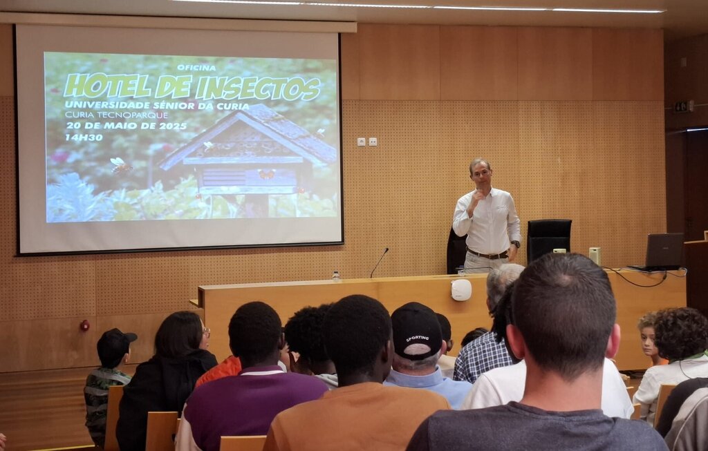 Universidade Sénior assinala Dia da Abelha