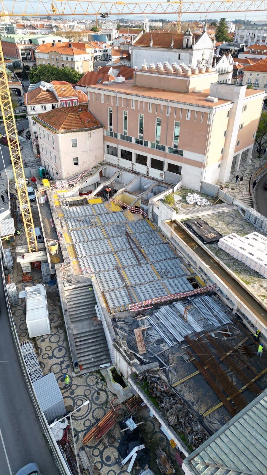 Câmara de Aveiro aprova aditamento a acordo de suspensão de contrato de arrendamento