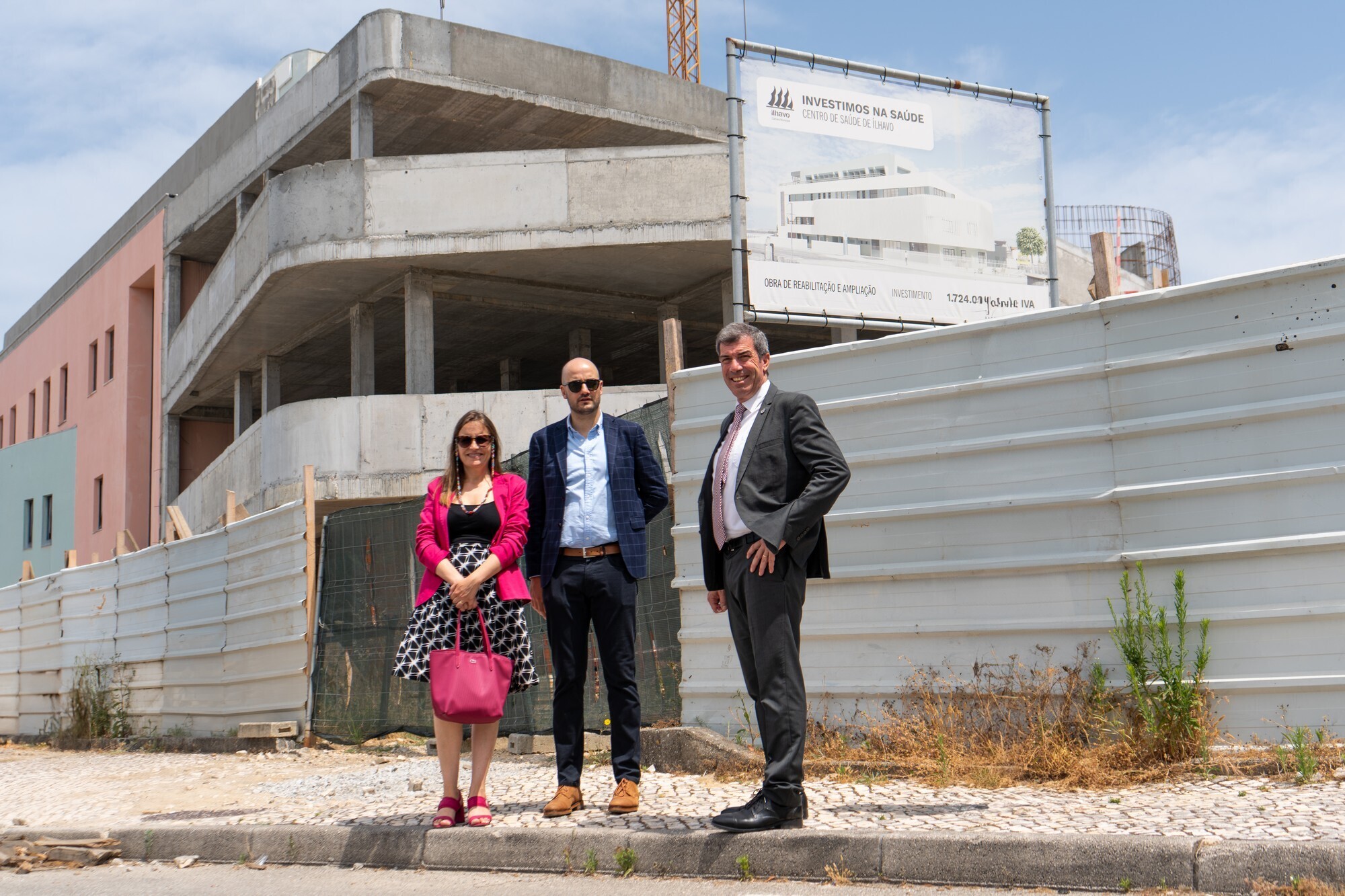 Habitação, saúde e educação: executivo municipal visita  obras em curso