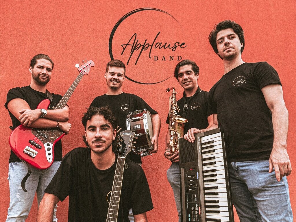 Atuação do Applause Band em Anadia
