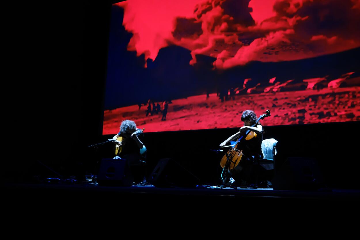 Espetáculo “Azul Assim Apenas” apresenta sonoridades folk 