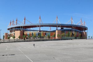 Estádio Municipal com obra de reabilitação dos guarda-corpos metálicos