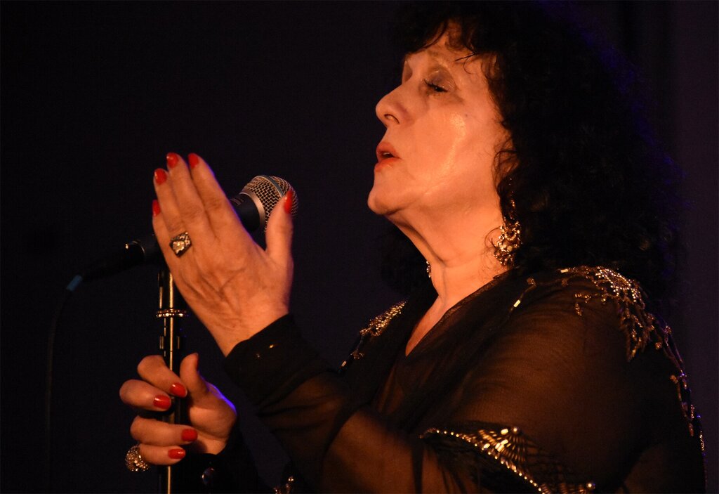 ROSALINA SILVA ATUA NA OFICINA DE ARTESROSALINA SILVA ATUA NA OFICINA DE ARTES