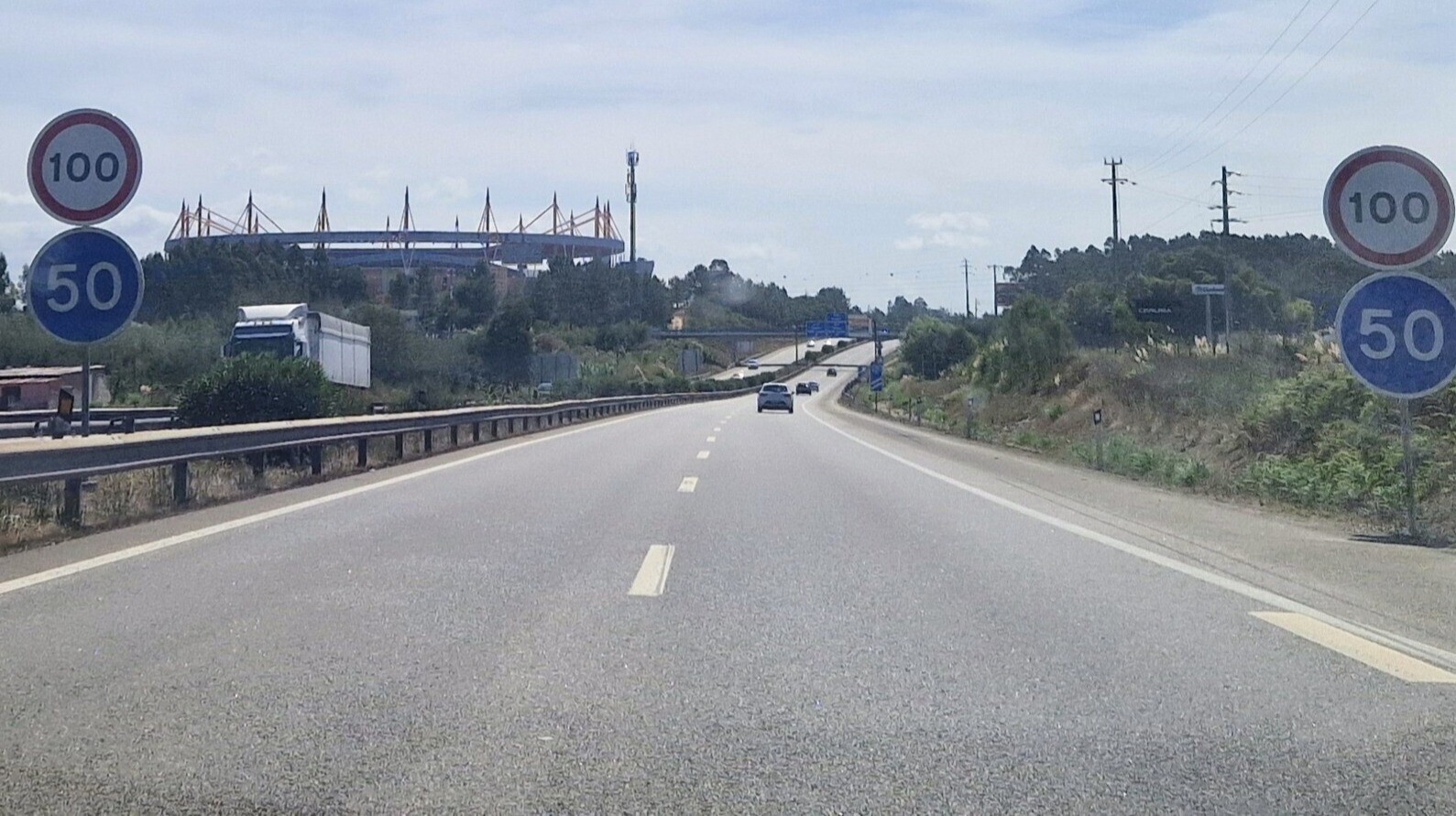 A25 com limite de velocidade a 100kms 