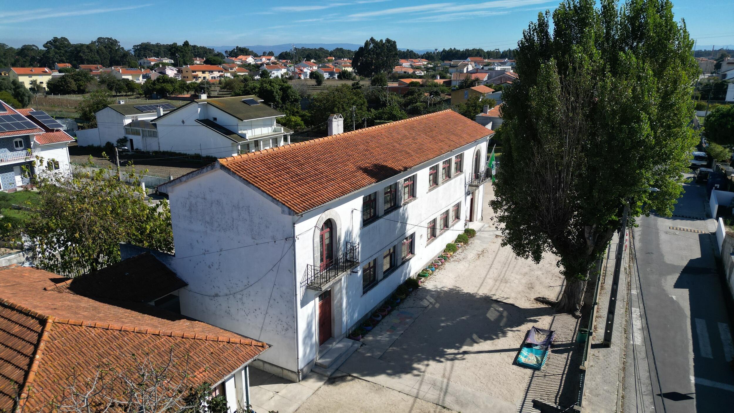 Ampliação da Escola Básica da Alumieira, em Esgueira – aquisição de terreno, por doação de prédio 