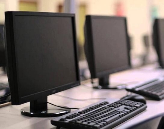 Município substitui material informático nas escolas