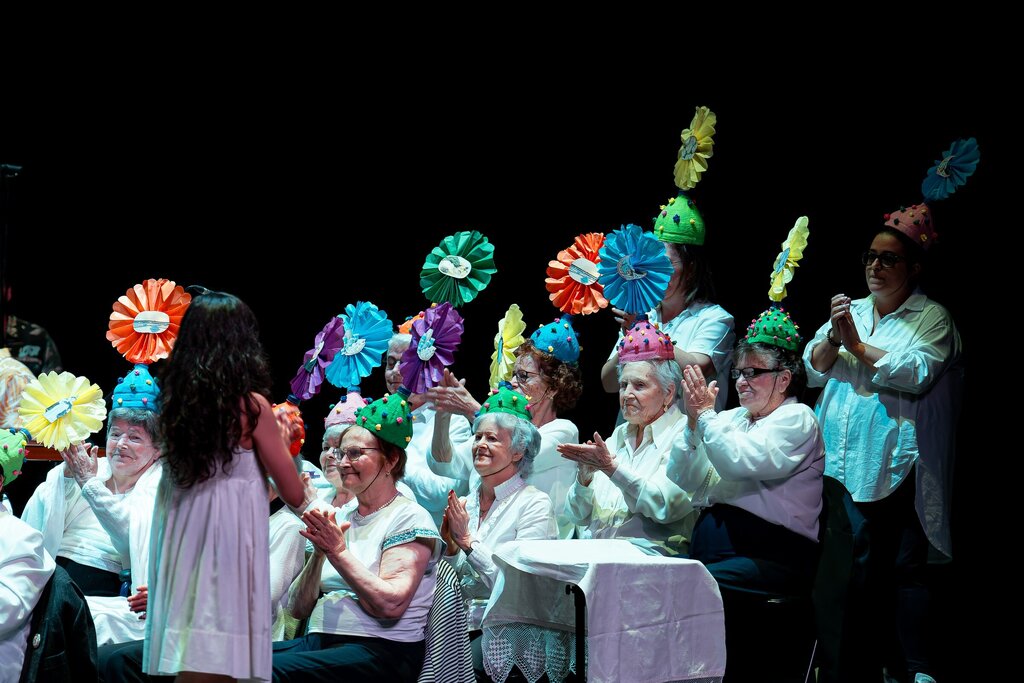 Cantam-se os Lares no Teatro Aveirense