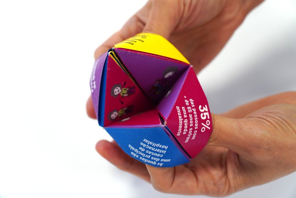 Netos e avós juntos pela prevenção de quedas com o jogo "Quantos Queres"