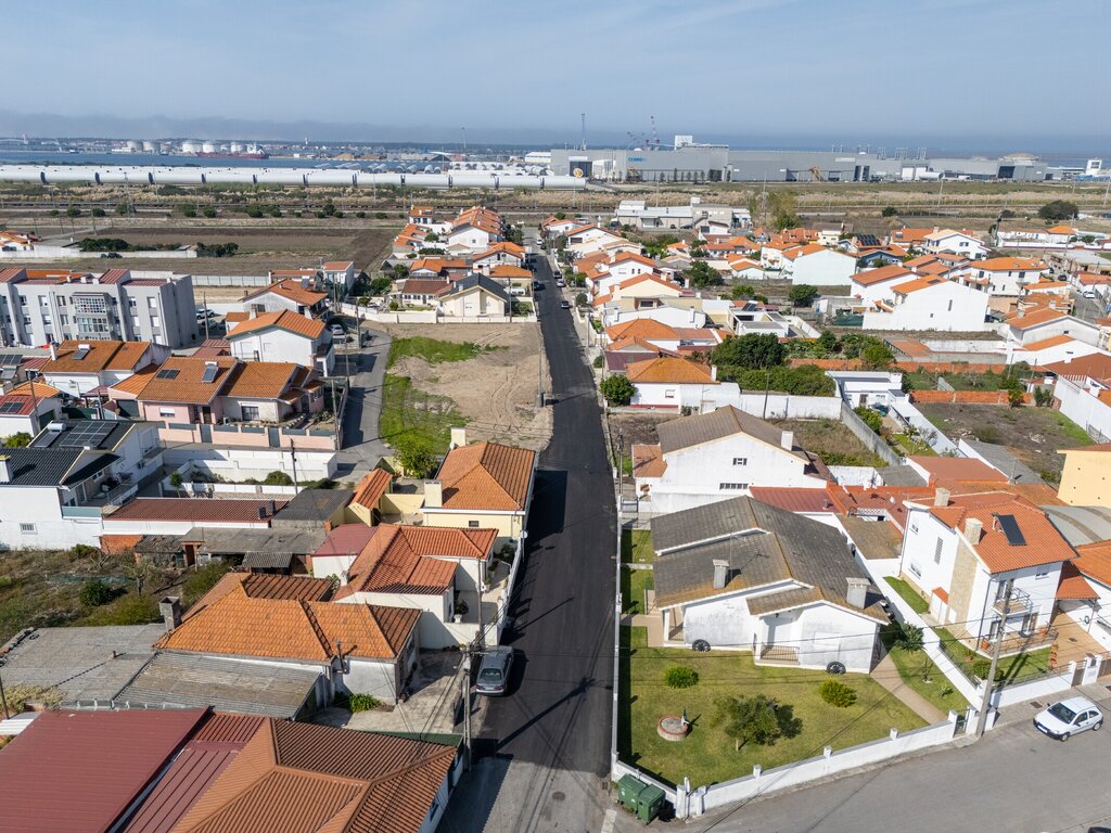 Concluída obra de reabilitação da rede de águas pluviais na Rua S. João de Deus na Gafanha da Naz...