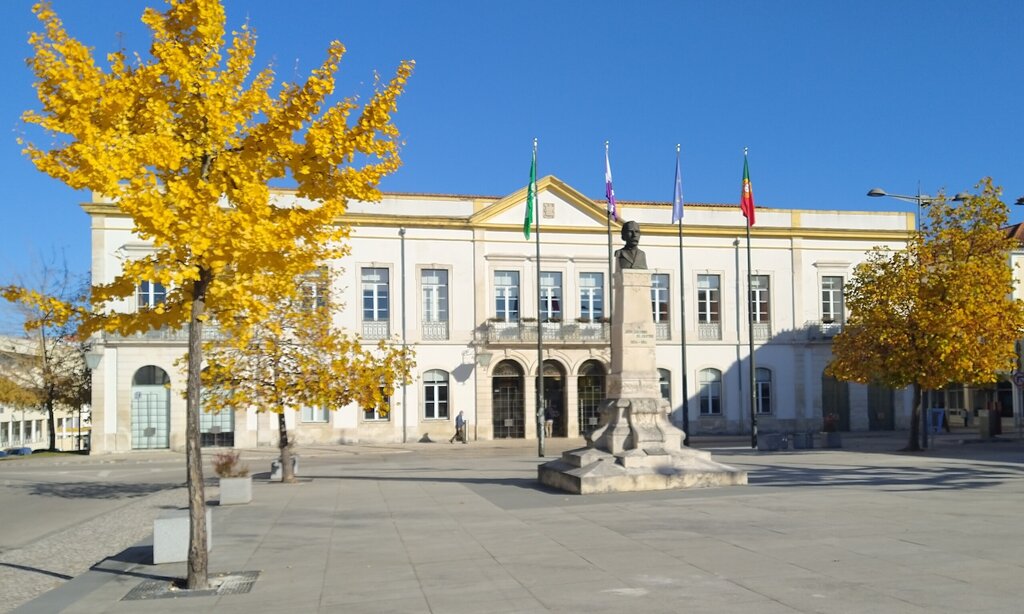 Novo Executivo reúne pela primeira vez