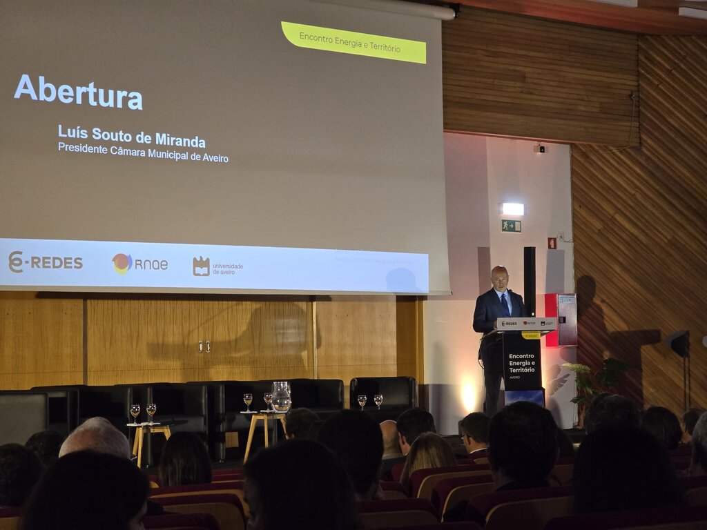 Presidente da Câmara Municipal de Aveiro destaca compromisso com a transição energética no IV Enc...