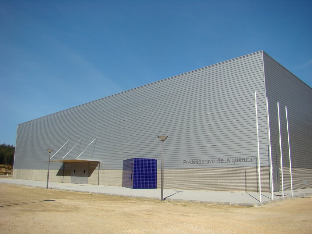 Município de Albergaria-a-Velha investe mais de 30 mil euros na cobertura do Pavilhão Polidesport...