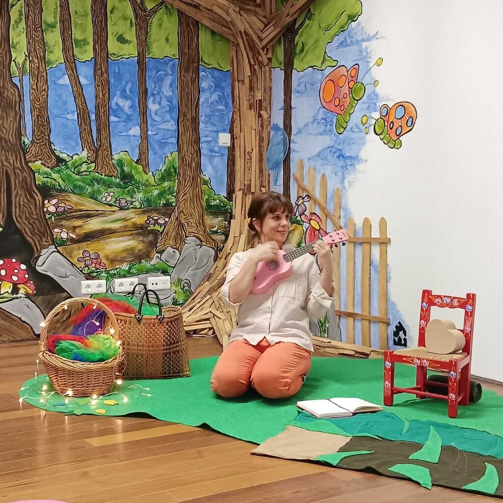 Ângela Ribeiro conta “Histórias daqui, dali e d’acolá” na Biblioteca Municipal