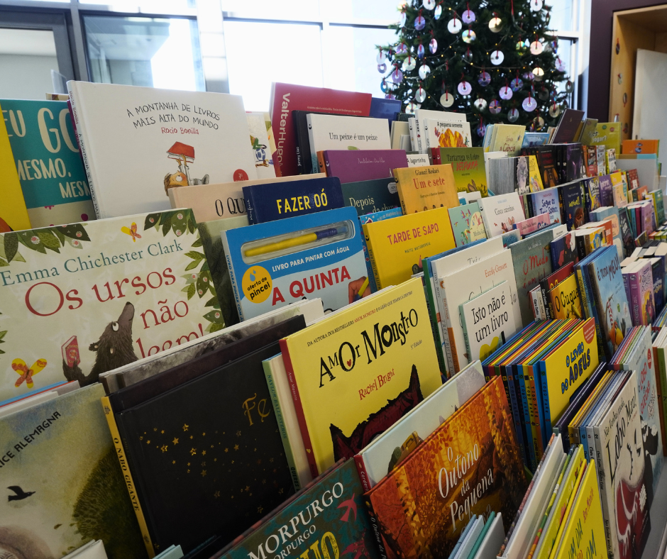 Feira do Livro e Artesanato  decorre até 23 de dezembro  na Biblioteca Municipal de Ílhavo