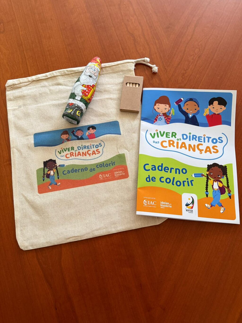 CÂMARA MUNICIPAL DA MURTOSA OFERECE PRENDA DE NATAL ÀS CRIANÇAS DO CONCELHO