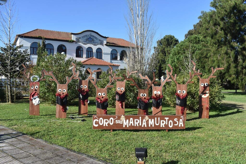 COLETIVIDADES MURTOSEIRAS DECORAM ESPAÇO PÚBLICO COM MOTIVOS NATALÍCIOS