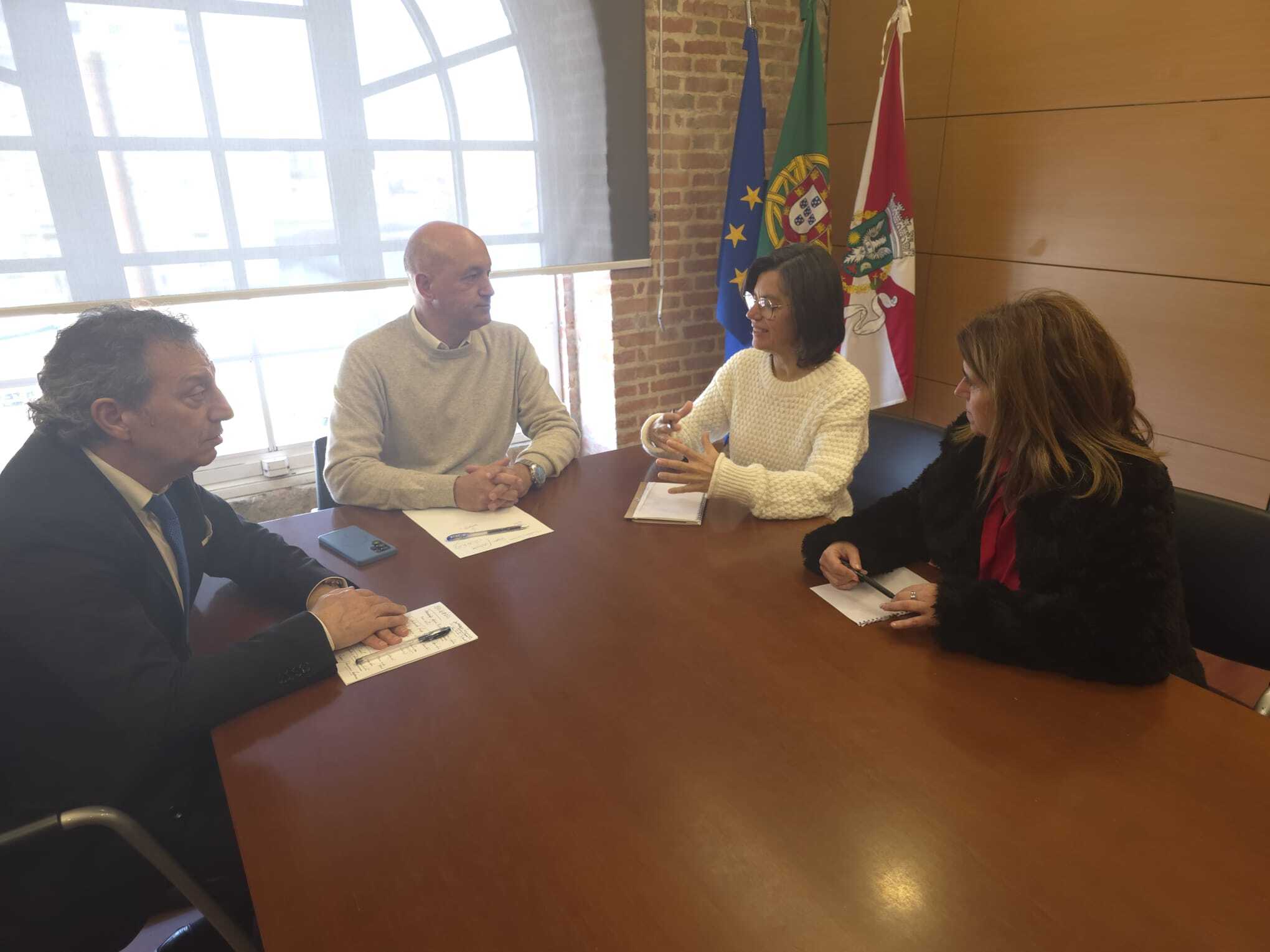 Reunião com a Associação Calioásis para apresentação de projeto