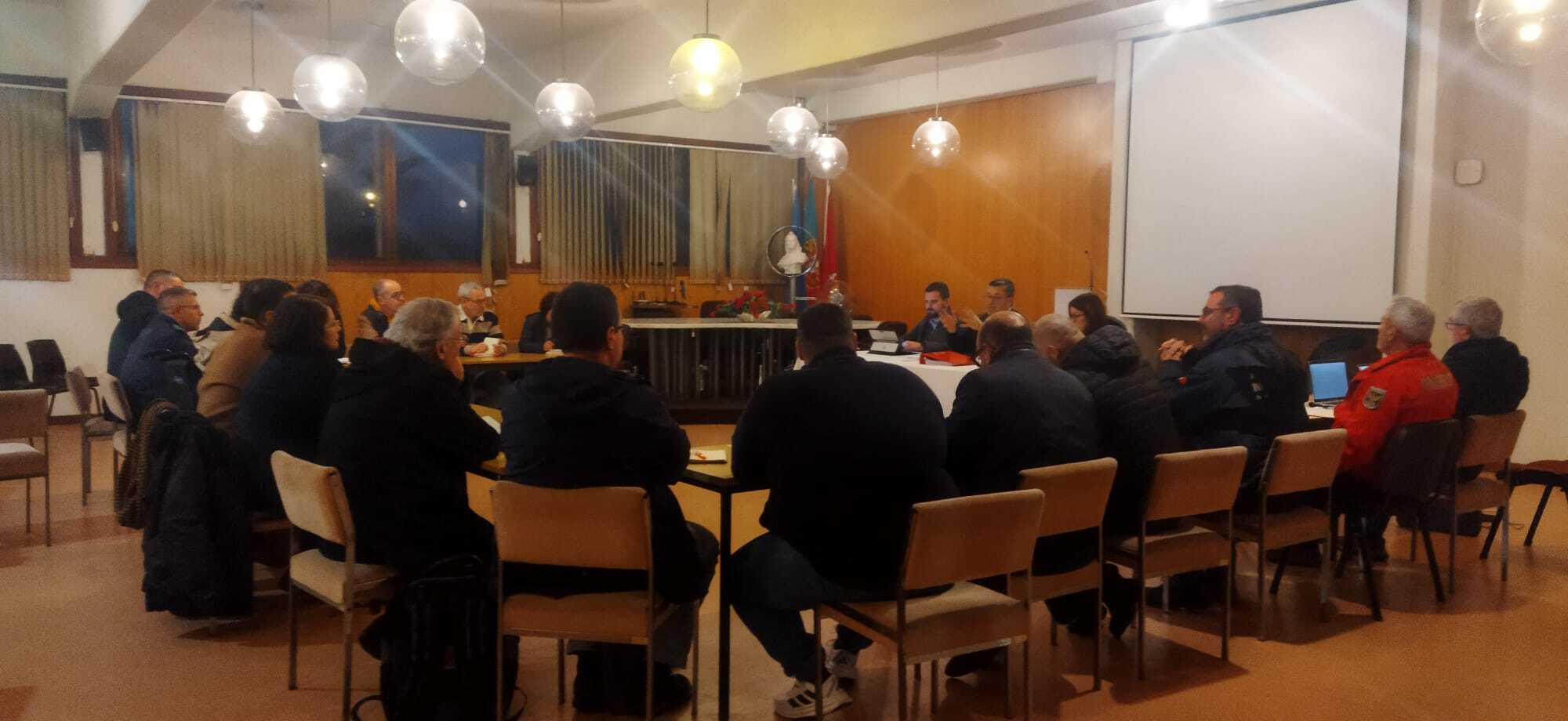 REUNIU A COMISSÃO MUNICIPAL DE PROTEÇÃO CIVIL