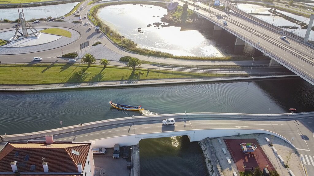 Aprovadas as plataformas de apoio à navegação e atracação marítima turística nos canais urbanos d...
