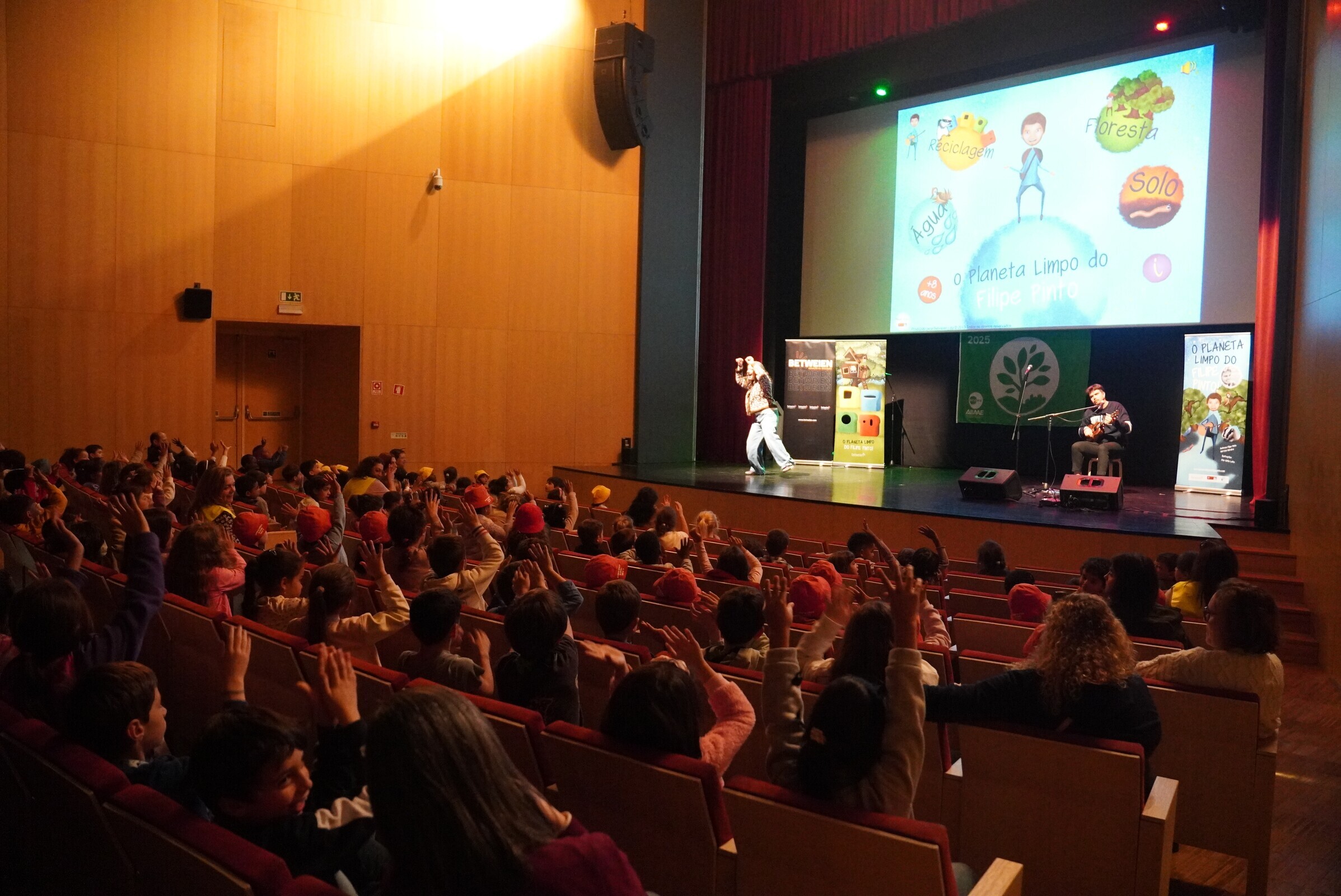 Música e histórias sensibilizam crianças para a proteção do ambiente