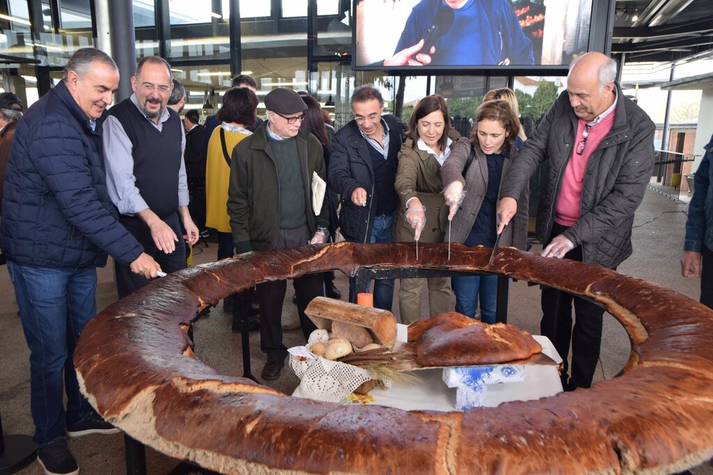 Combate ao desperdício e regueifa gigante no primeiro aniversário do Mercado Municipal “A Praça”