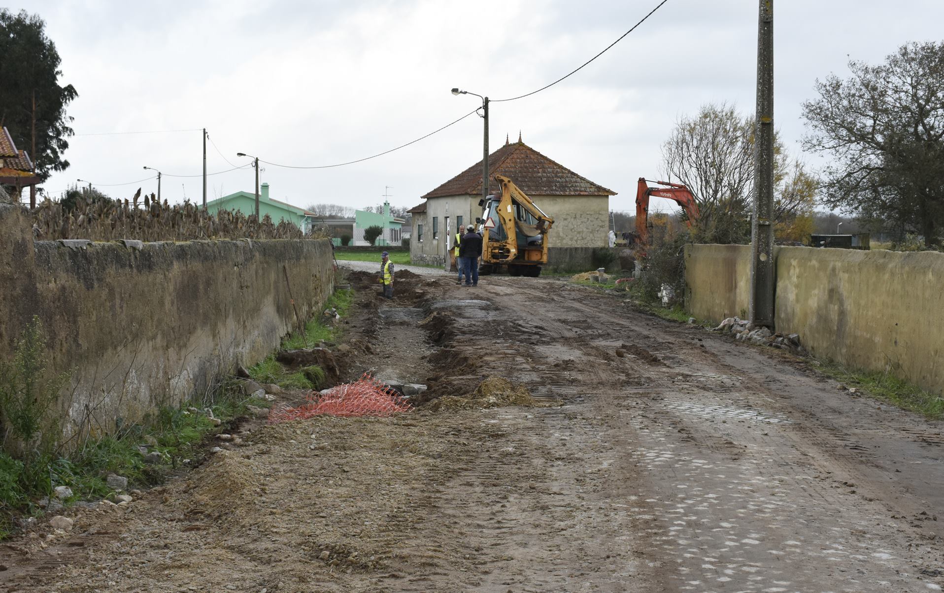 INICIADA A OBRA DE REQUALIFICAÇÃO DA RUA DO RÊGO D'ÁGUA