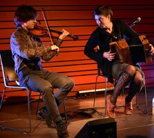 PARAPENTE 700 TROUXERAM AS MÚSICAS E DANÇAS TRADICIONAIS DA EUROPA À COMUR-MUSEU MUNICIPAL