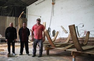 MURTOSA VAI DAR MAIS UM BARCO MOLICEIRO À RIA DE AVEIRO MARCO SILVA ESTÁ A CONSTRUIR, NA TORREIRA...