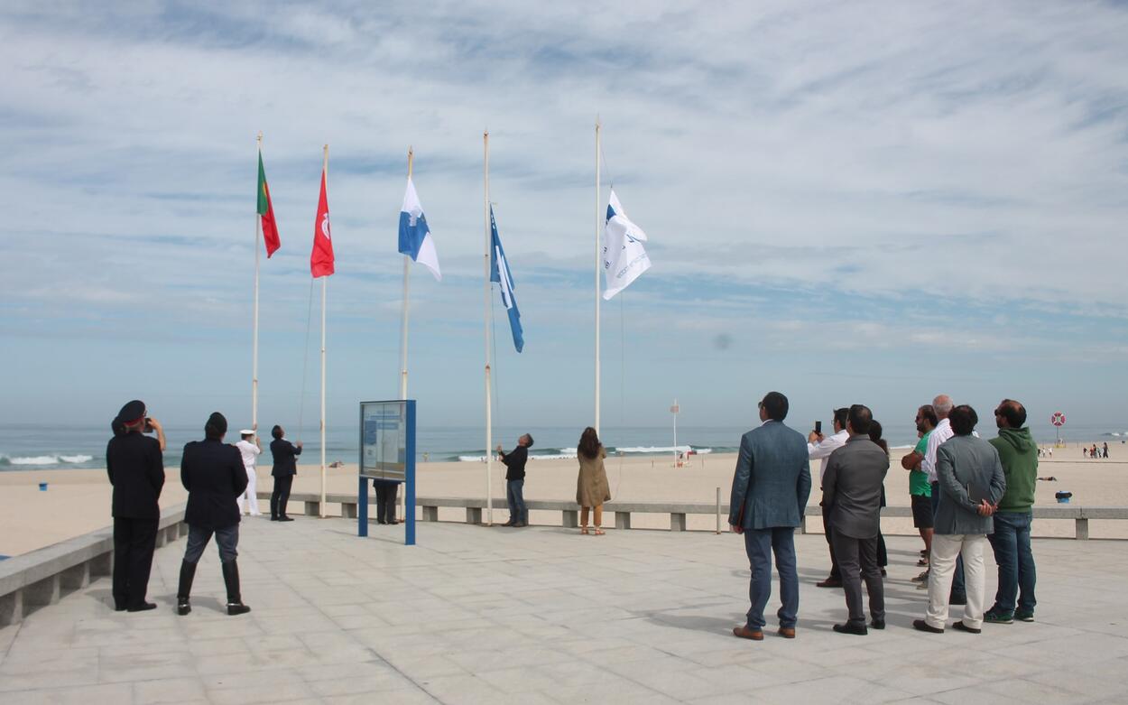  PRAIAS DA TORREIRA, MONTE BRANCO E BICO JÁ OSTENTAM A BANDEIRA AZUL E A BANDEIRA DE PRAIA ACESSÍVEL