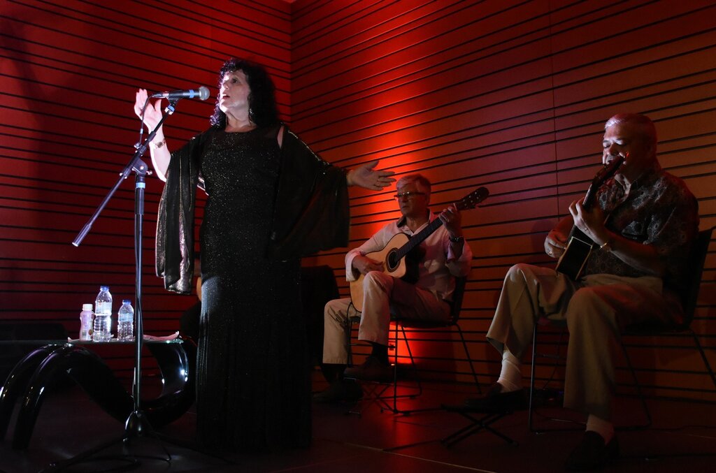 ROSALINA SILVA TROUXE O FADO À COMUR-MUSEU MUNICIPAL