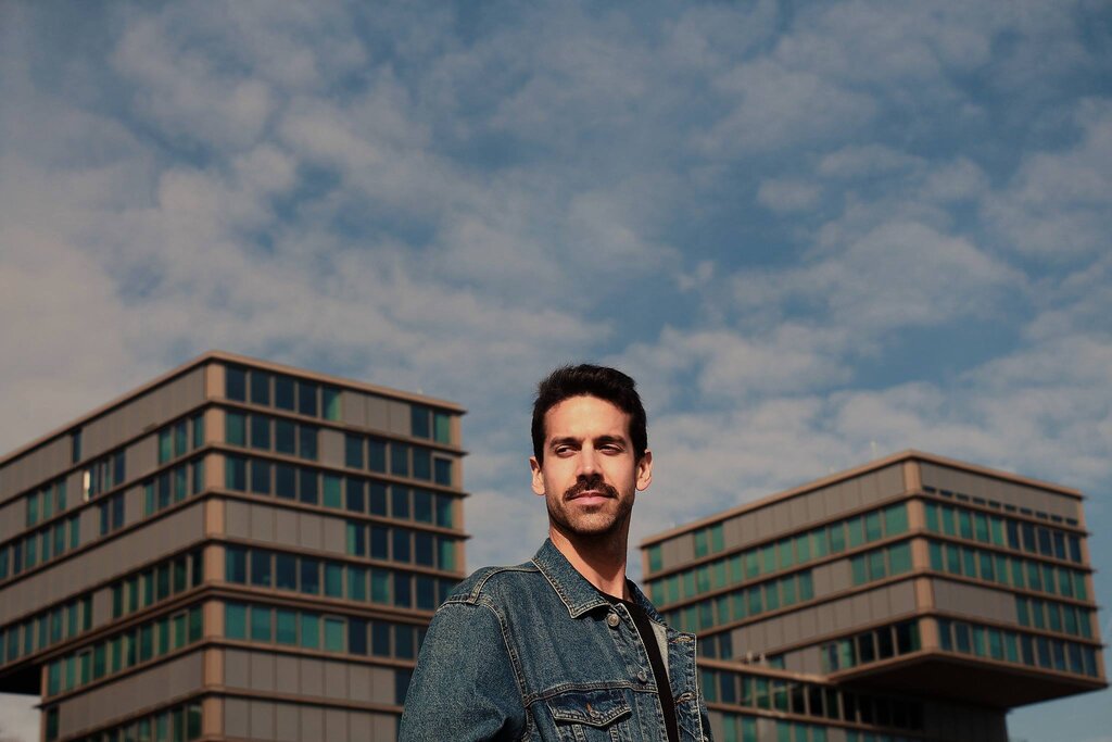 Urso Bardo e Casuar em Café Concerto