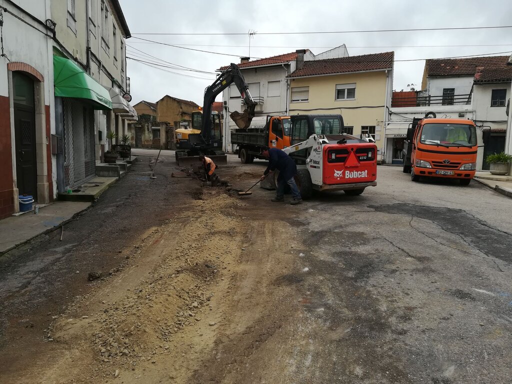 OBRAS DE REQUALIFICAÇÃO EM RUA DE FAMALICÃO (ANADIA) JÁ ARRANCOU