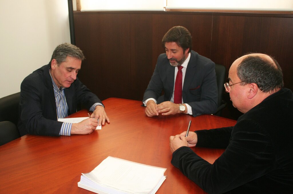 ASSINADO O CONTRATO DA EMPREITADA DE REABILITAÇÃO DA ASSEMBLEIA THEATRO DA TORREIRA