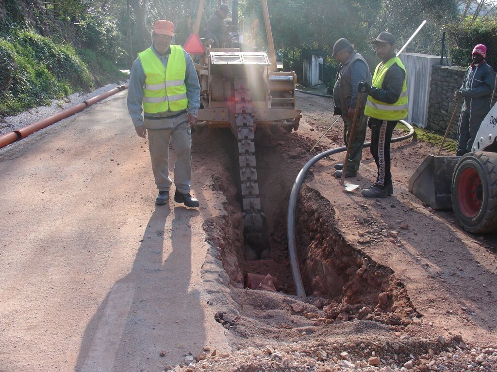 REDE DE ABASTECIMENTO DE ÁGUA DE VALE DA MÓ E JUNQUEIRA EM RENOVAÇÃO