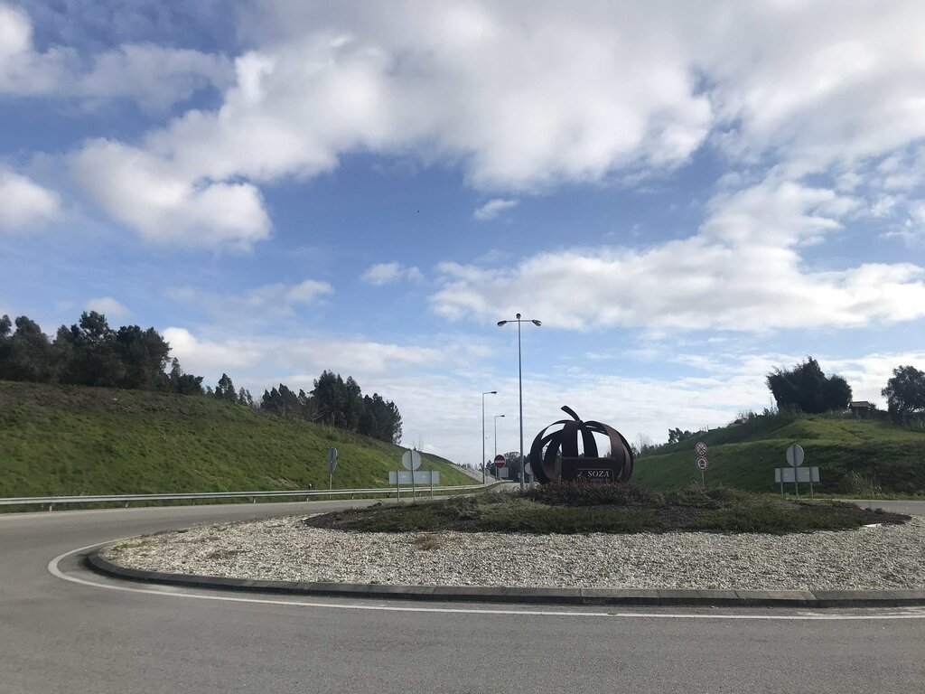 NÓS DE ACESSO À A17 COM ILUMINAÇÃO DURANTE O PERÍODO NOTURNO