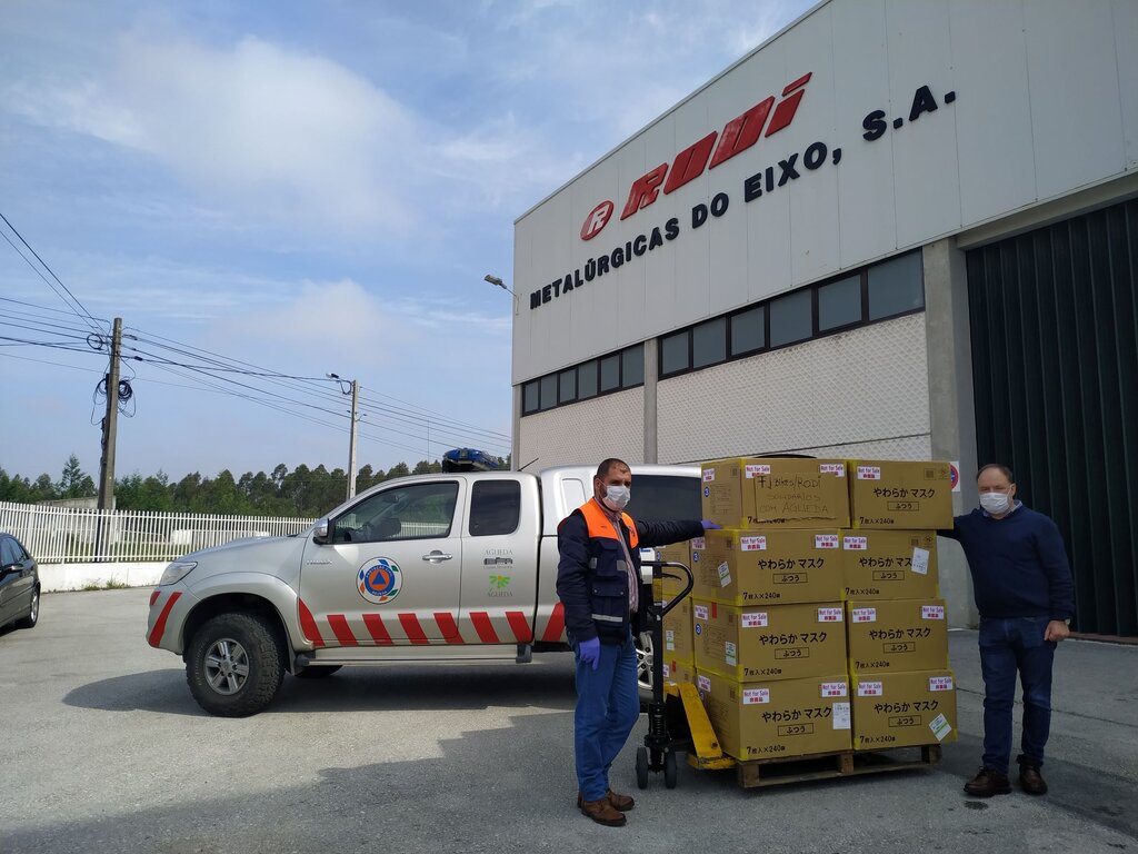 Empresas doam máscaras para instituições de solidariedade