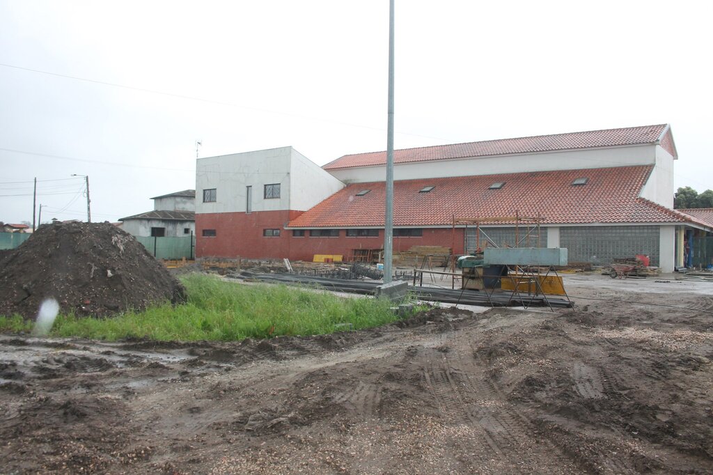 INICIADA A EMPREITADA DE BENEFICIAÇÃO E AMPLIAÇÃO DA ESCOLA PRIMÁRIA DO MONTE