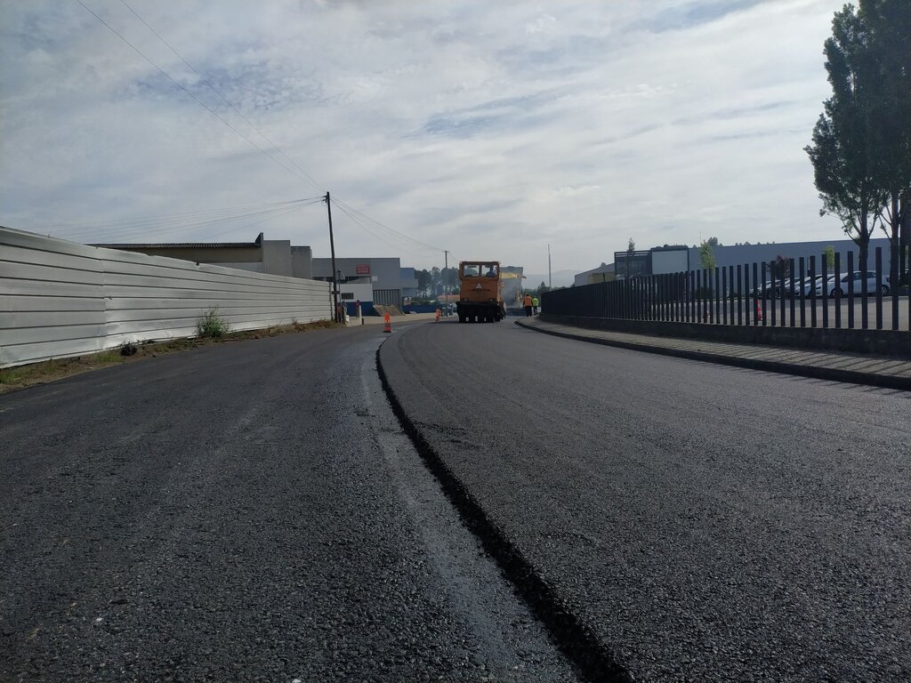 Obras nas zonas industriais em curso